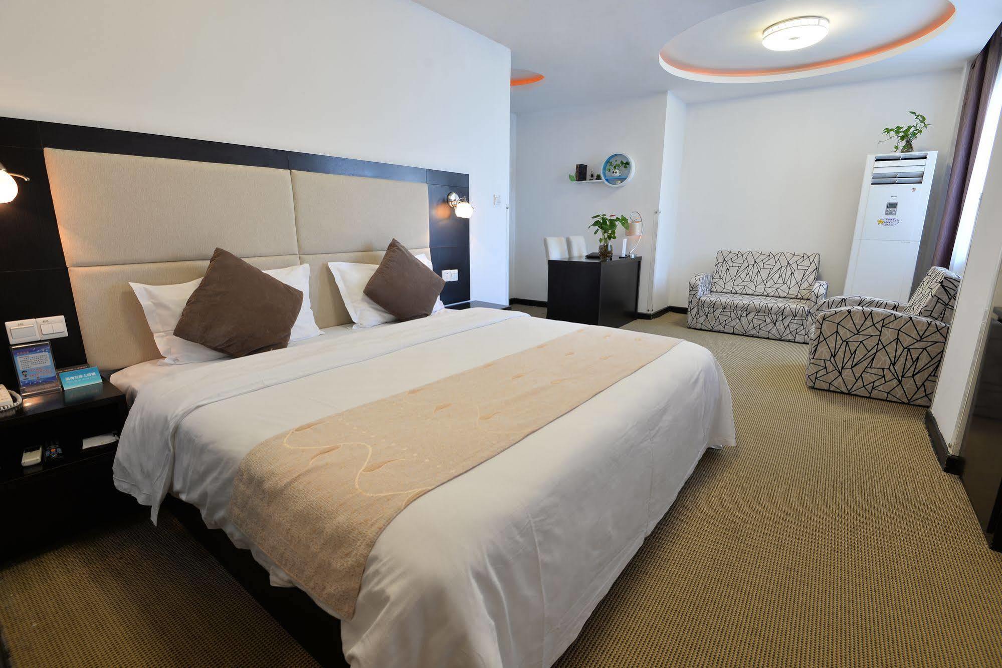 Joyful Star Hotel-free Shuttle Bus To Pudong Airport And Disneyland Shanghai