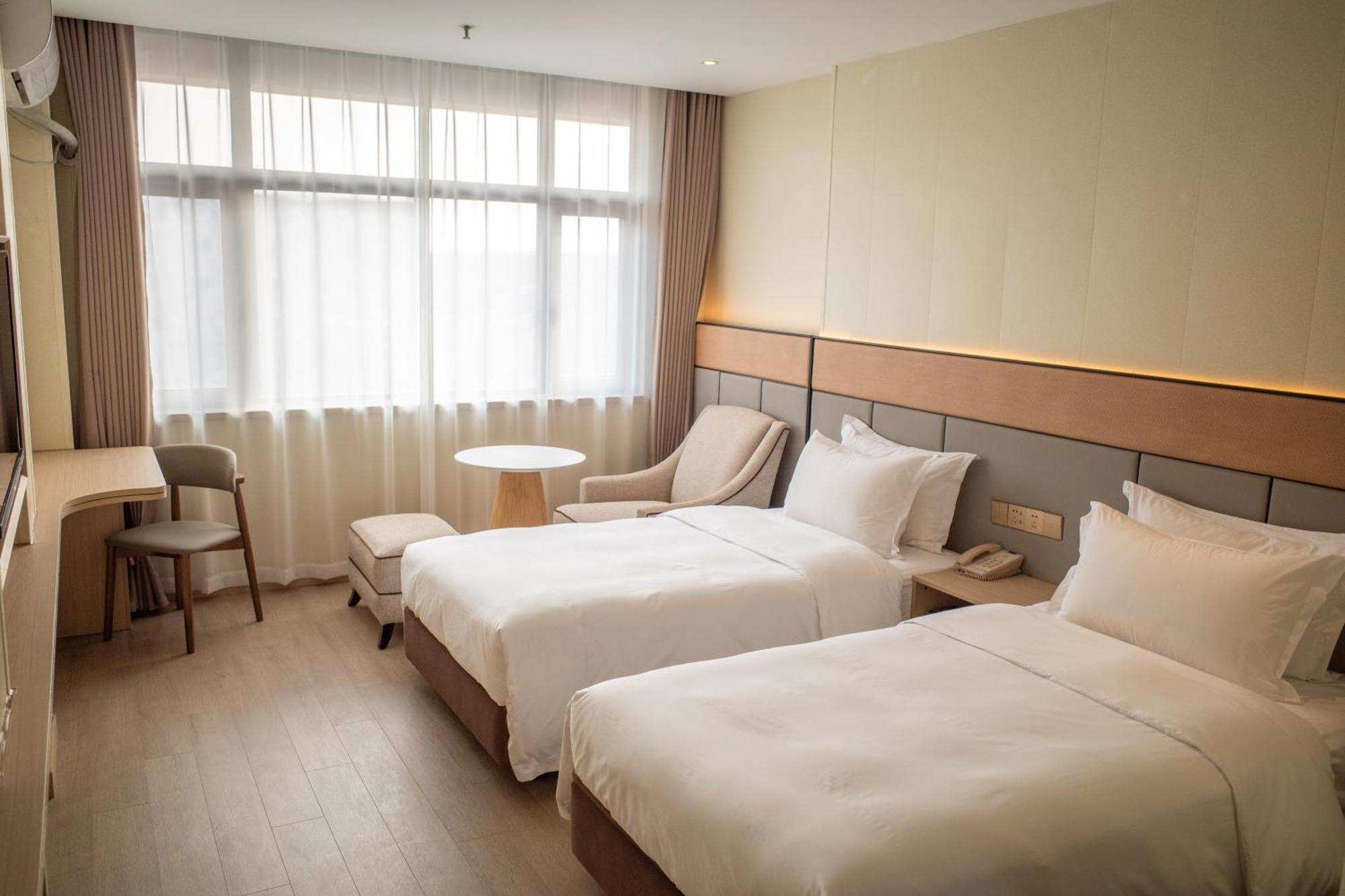 Joyful Star Hotel-free Shuttle Bus To Pudong Airport And Disneyland Отель 3*